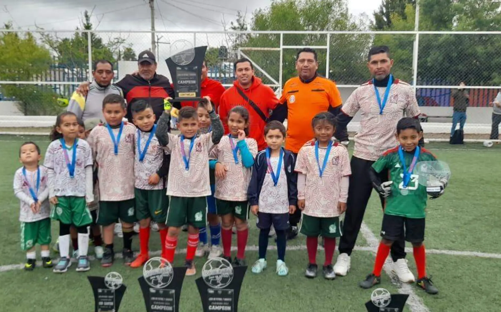 Ya presumen el campeonato en la Liga de Futbol 7 Oriente